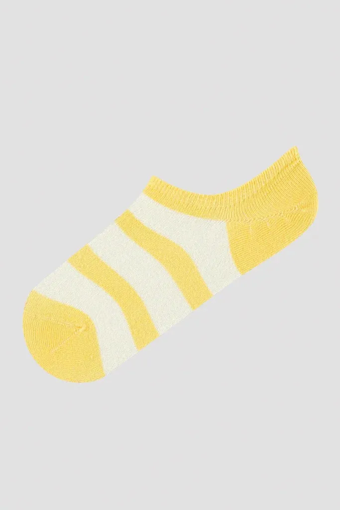 Elevate Your Look with Our Striped 5 Sneaker Socks - Stylish and Comfortable!